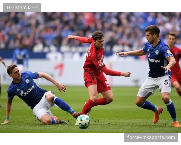 弗赖堡边路进攻持续发力,巧妙战术助球队斩获关键胜利 弗赖堡边路进攻持续发力,巧妙战术助球队斩获关键胜利