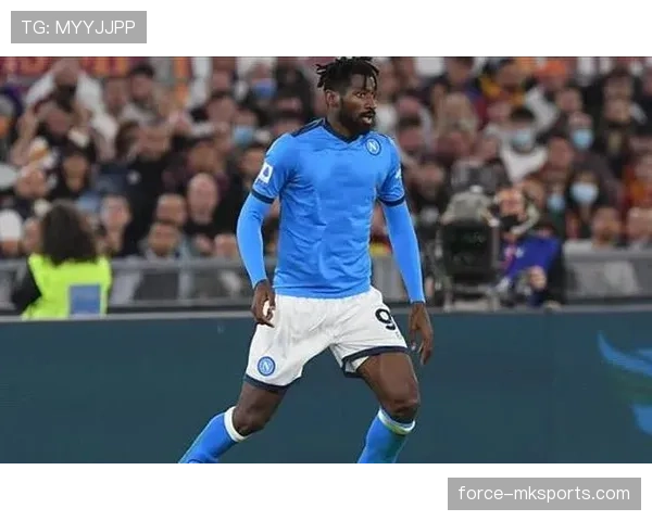 金玟哉暗示或将重返意甲,状态回暖引球迷热切期待 金玟哉暗示或将重返意甲,状态回暖引球迷热切期待